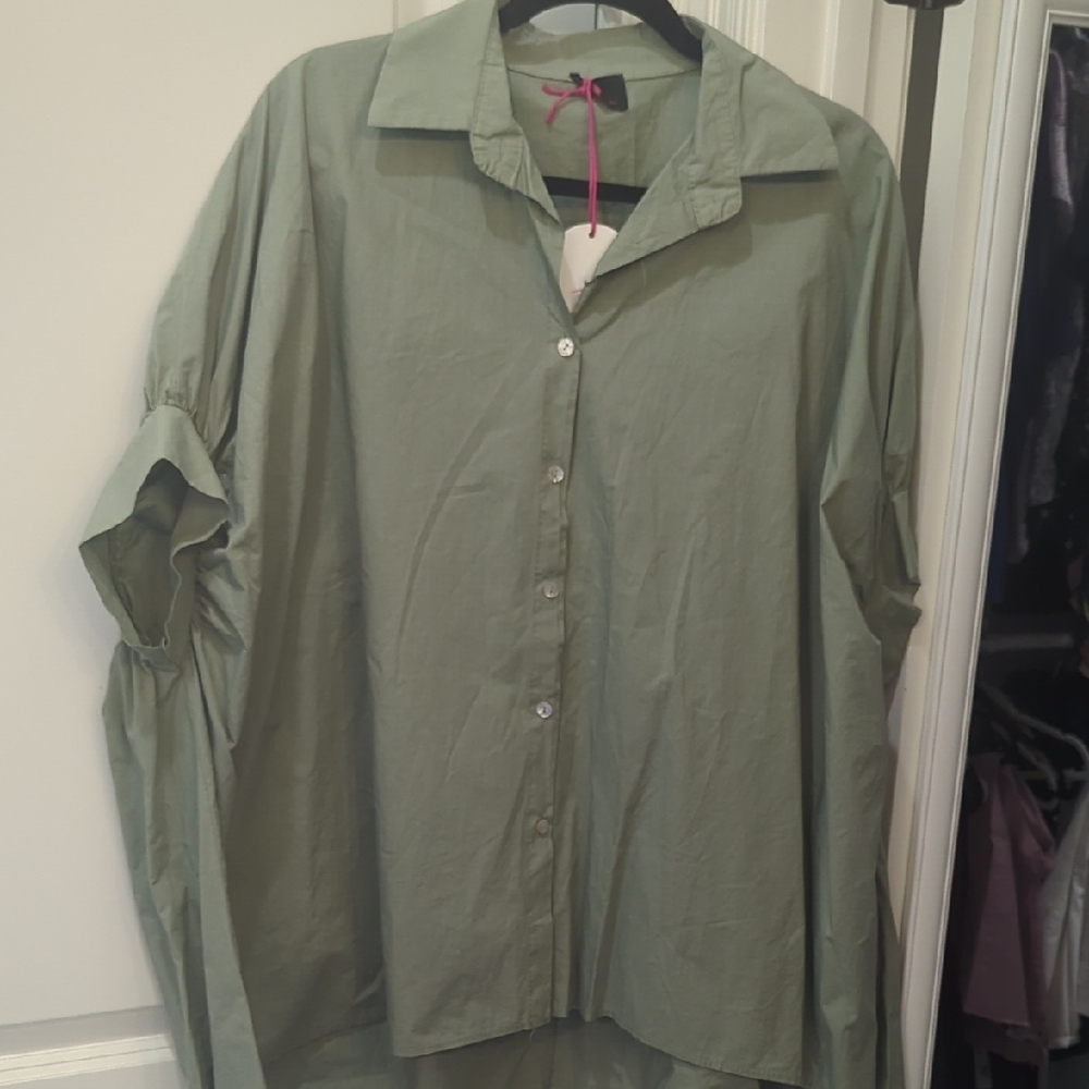 Italian Green Button-Up Shirt. Oversize